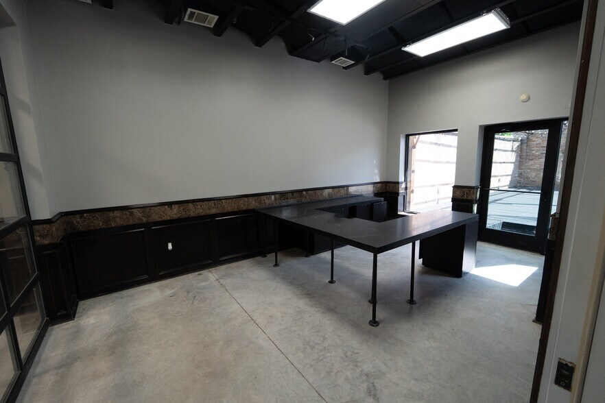 More Photos Of 12633 Shiloh Church Rd, Houston Warehouse For Sale