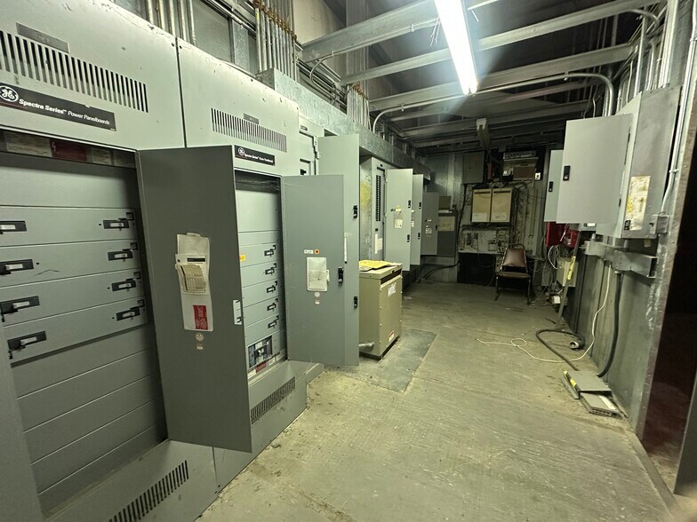 More Photos Of 124 Winchester Dr, West Point General Retail For Sale