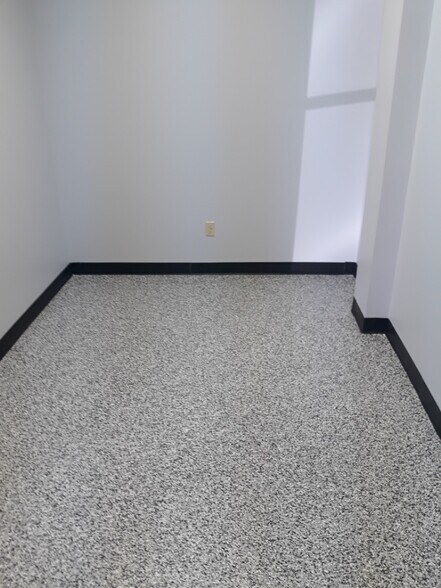 More Photos Of 2200 N Yellowood Ave, Broken Arrow Research And Development For Sale