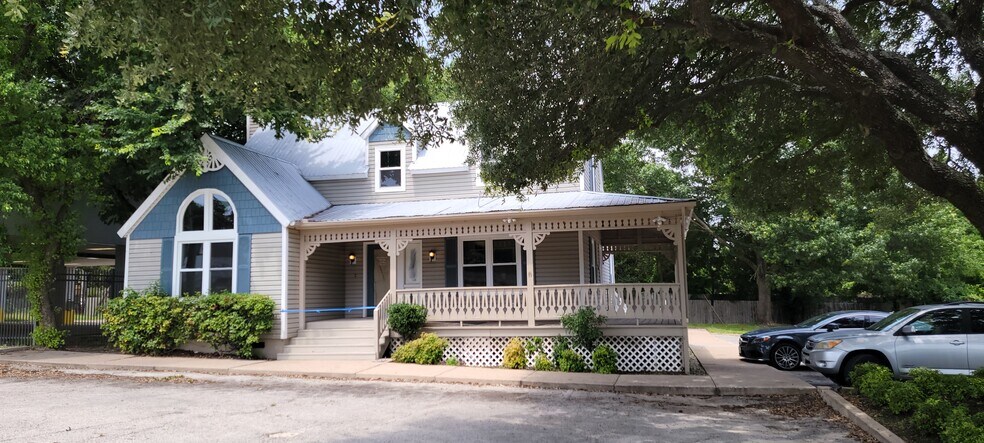 Primary Photo Of 11920 N Interstate 35, Austin Medical For Lease