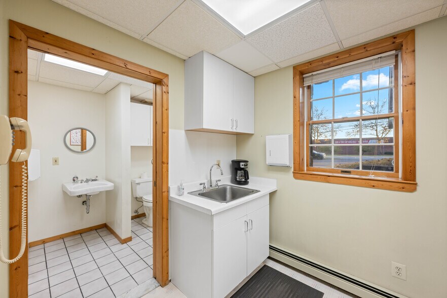 More Photos Of 123 W Main St, Trappe Medical For Sale