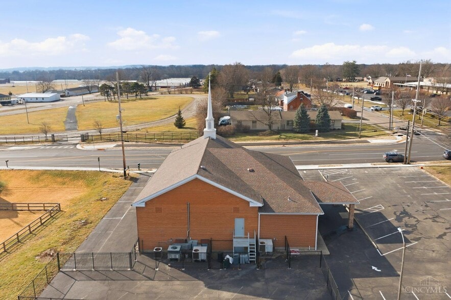 More Photos Of 810 N Broadway St, Lebanon Religious Facility For Sale