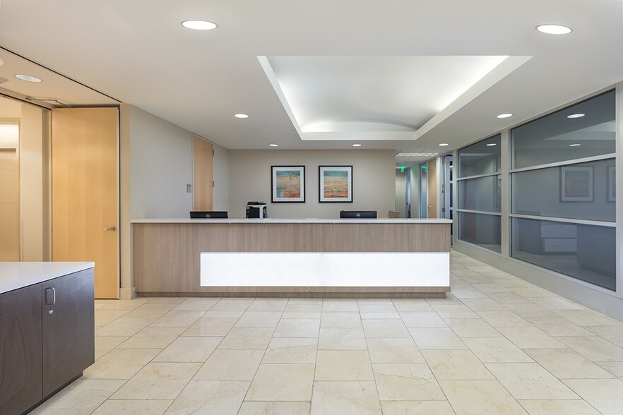 Primary Photo Of 401 Wilshire Blvd, Santa Monica Coworking Space