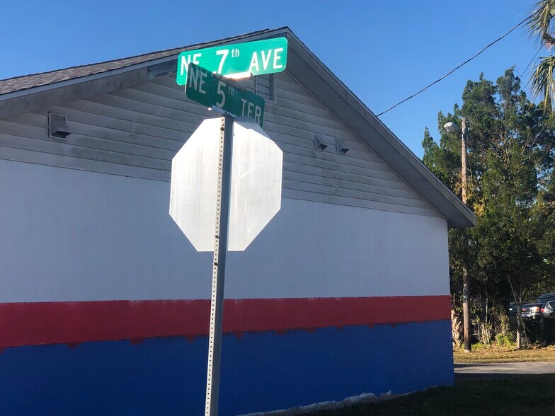 More Photos Of 687 NE 5th St, Crystal River Freestanding For Sale