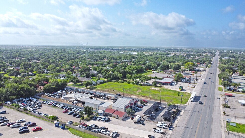 More Photos Of S 2162 S WW White Rd, San Antonio Restaurant For Sale