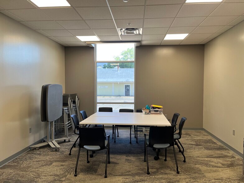 More Photos Of 3329 Lincoln Way, Ames Storefront For Sale