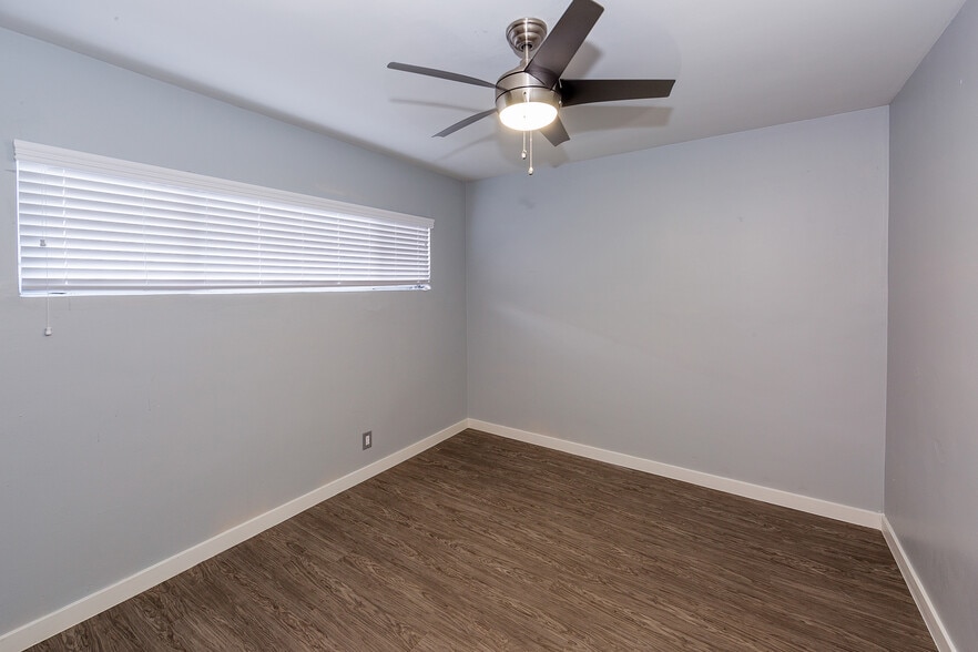 More Photos Of 1735 E 10th St, Long Beach Apartments For Sale