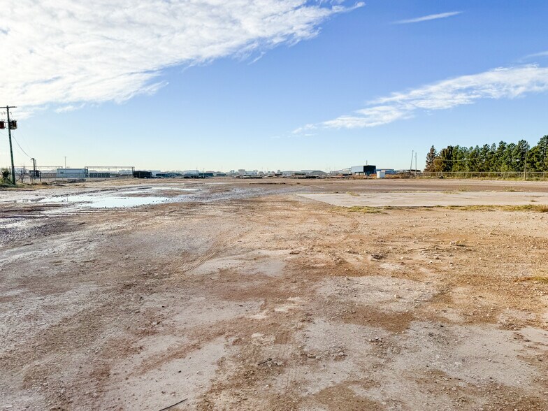 More Photos Of 2585 W Interstate 20, Odessa Manufacturing For Lease