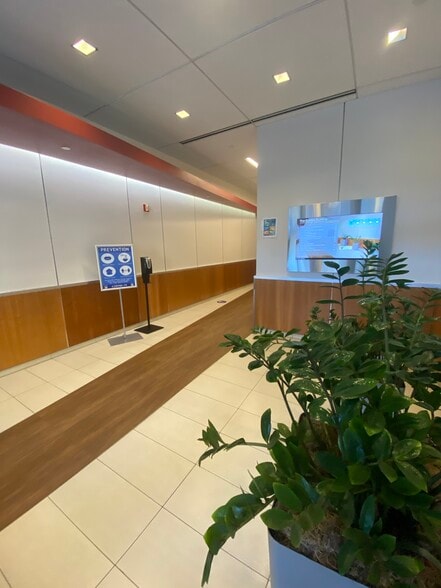 More Photos Of 6900 Wisconsin Ave, Bethesda Office For Lease