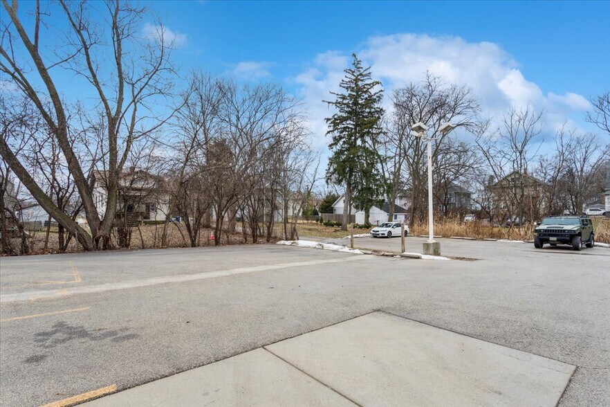 More Photos Of , Wheaton Unknown For Sale