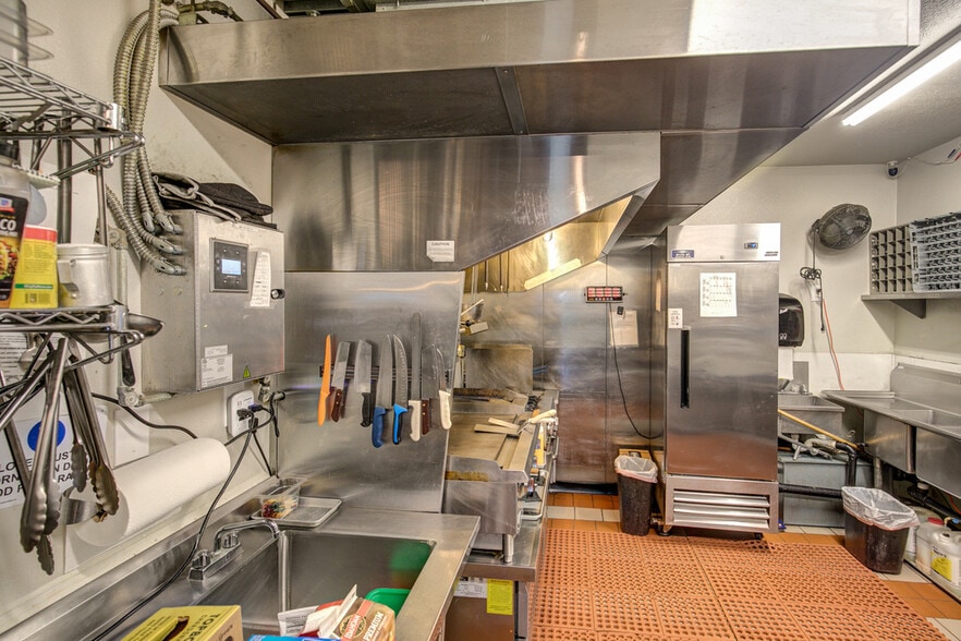 More Photos Of 798 Ocean Shores Blvd NW, Ocean Shores Bar For Sale