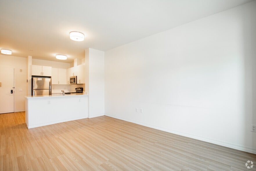 1040 Station Dr, Wyandanch, NY 11798 MultiFamily For Lease