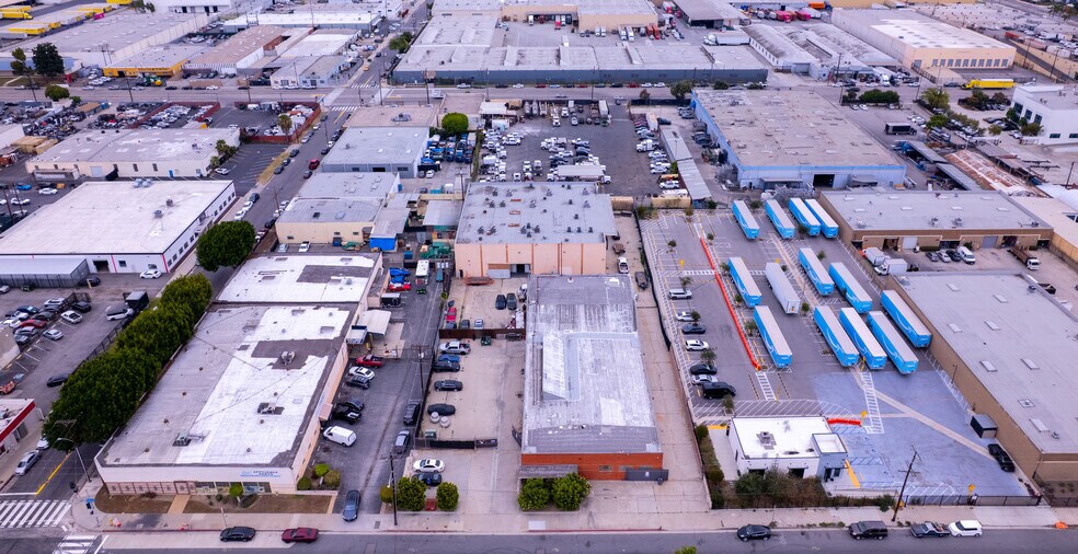 More Photos Of 15722 S Broadway, Gardena Warehouse For Sale