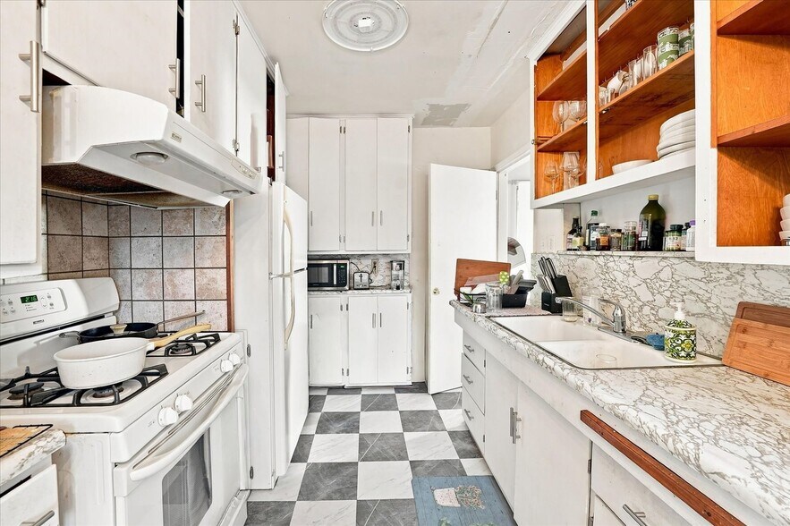 More Photos Of 457 N Stanley Ave, Los Angeles Apartments For Sale