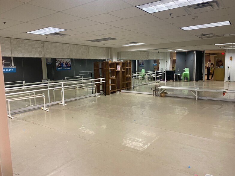 More Photos Of 11495 Sunset Hills Rd, Reston Office For Lease