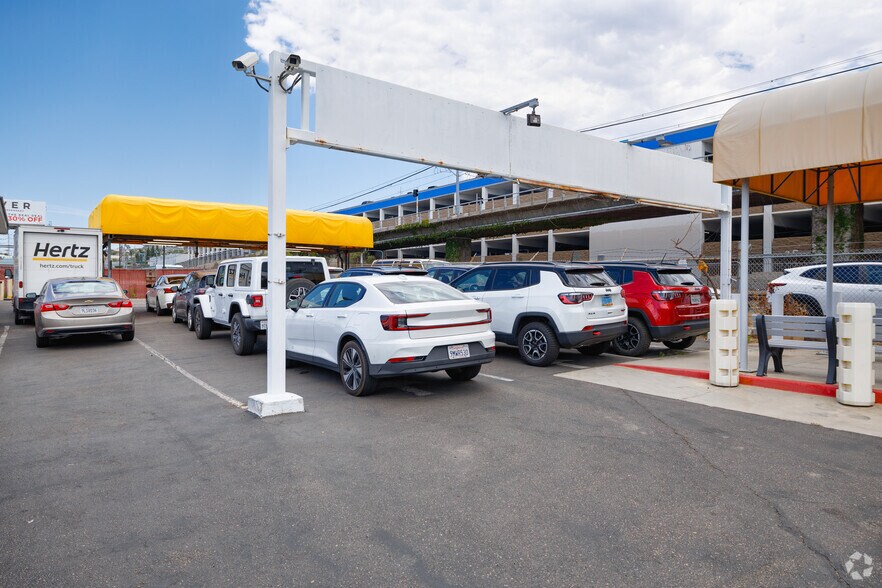 More Photos Of 1120 W Laurel St, San Diego Auto Dealership For Lease