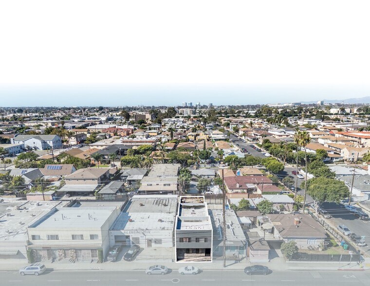 More Photos Of 12621 Prairie Ave, Hawthorne Manufacturing For Sale
