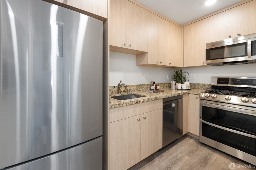 More Photos Of 4326 Irving St, San Francisco Apartments For Sale