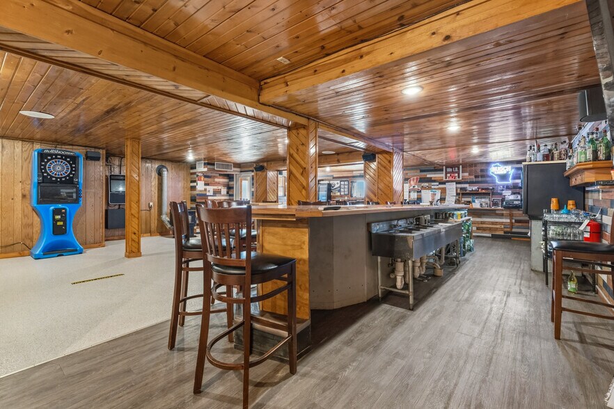 More Photos Of 504 Milwaukee St, Lomira Flex For Sale