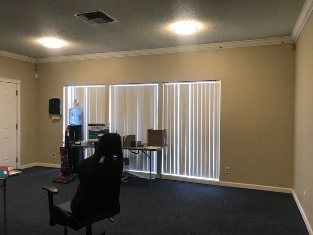 More Photos Of 6617 Madison Ave, Carmichael Office For Lease