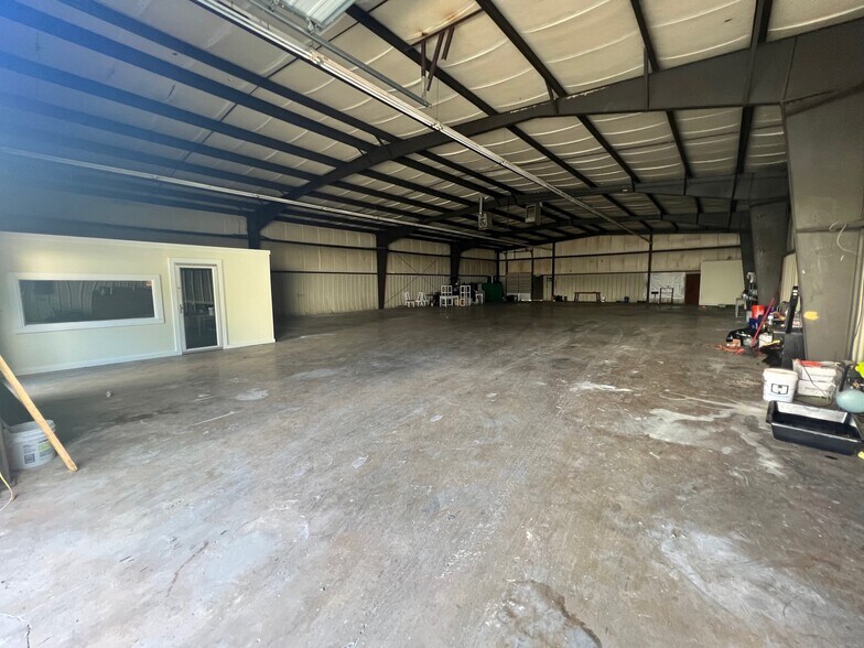 More Photos Of 2514 N Fayetteville St, Asheboro Warehouse For Lease