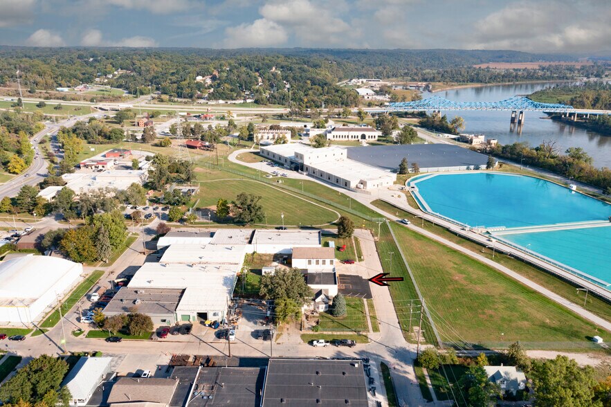 More Photos Of 8708 N 28th Ave, Omaha Service For Sale