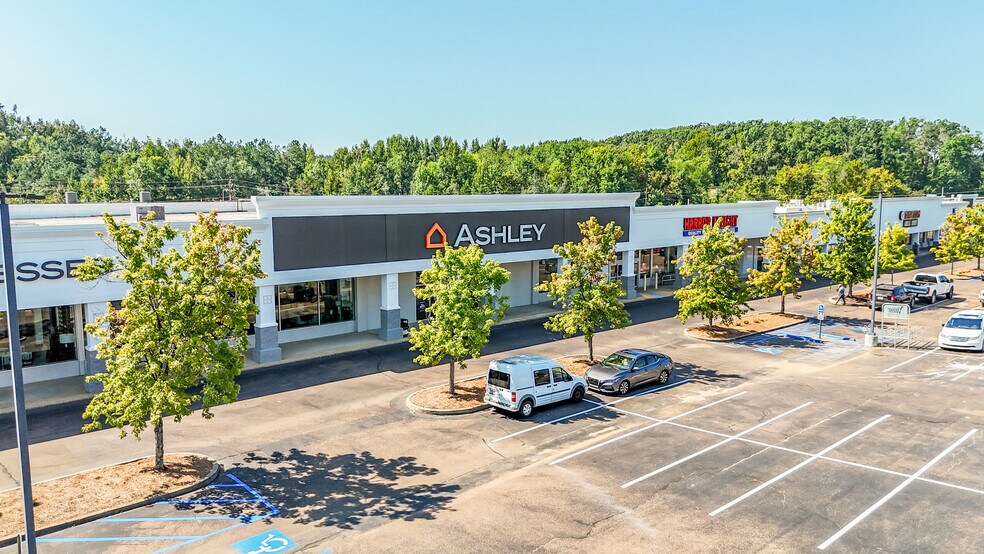 More Photos Of 2128-2150 Jackson Ave W, Oxford General Retail For Sale