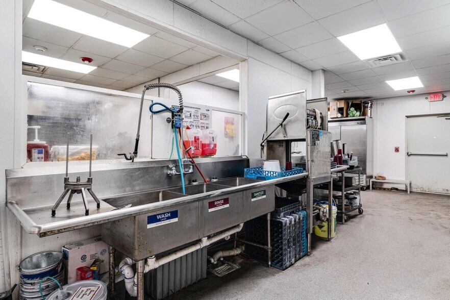 More Photos Of 3610 N Main St, Paris Restaurant For Sale