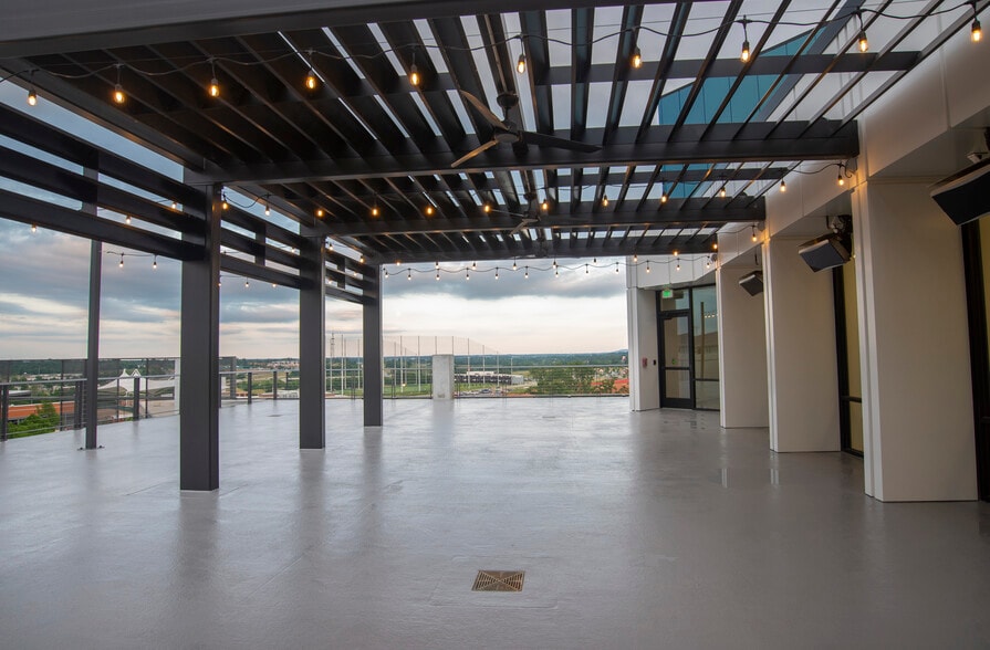More Photos Of 5111 W JB Hunt Dr, Rogers Office For Lease