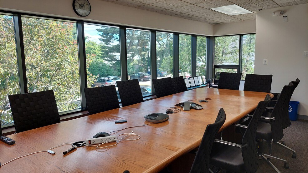 More Photos Of 200-280 W Cummings Park, Woburn Light Manufacturing For Lease