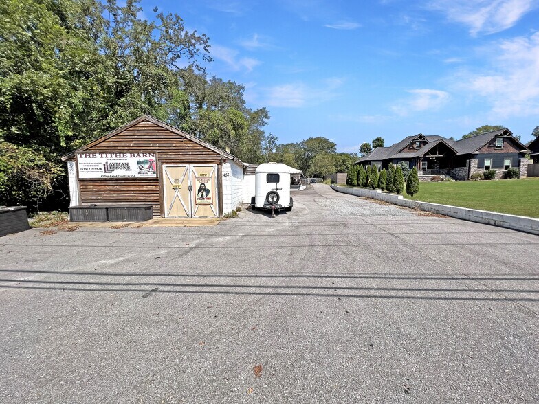 More Photos Of 1455 Neelys Bend Rd, Madison Light Distribution For Sale