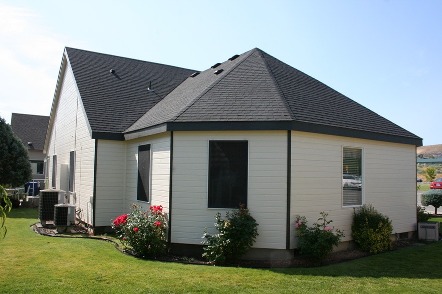 More Photos Of 1950 Keene Rd, Richland Freestanding For Lease