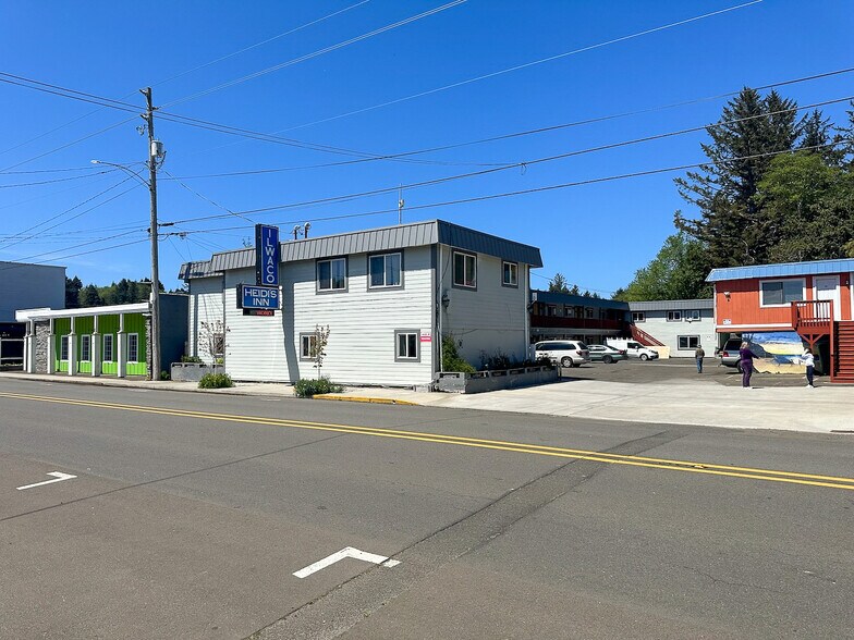 More Photos Of 126 Spruce St E, Ilwaco Hotel For Sale