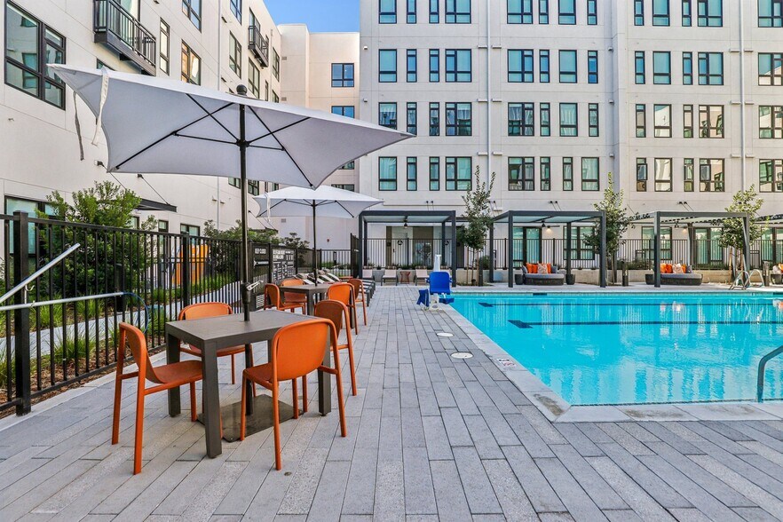 More Photos Of 251 6th St, Sacramento Apartments For Lease