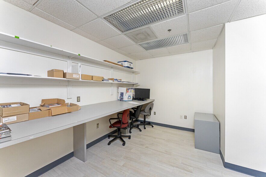 More Photos Of 14325 Willard Rd, Chantilly Office For Lease