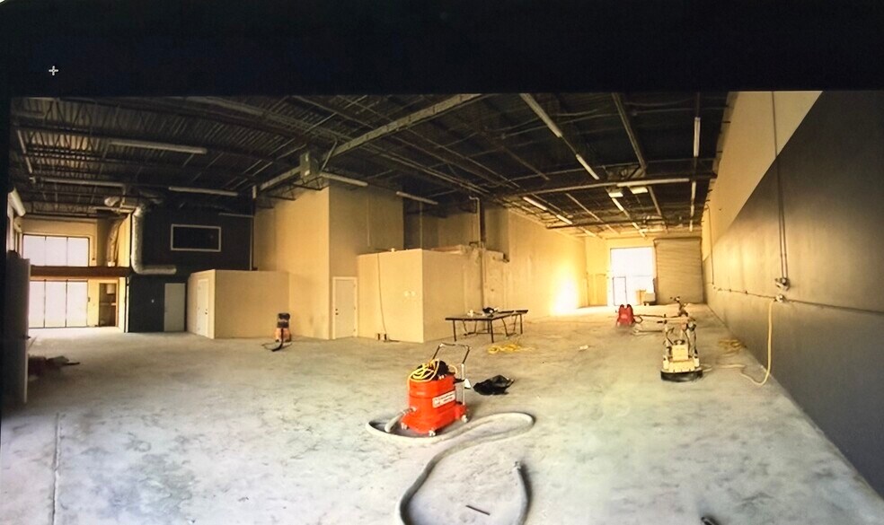More Photos Of 2801-2847 SE Monroe St, Stuart Warehouse For Lease