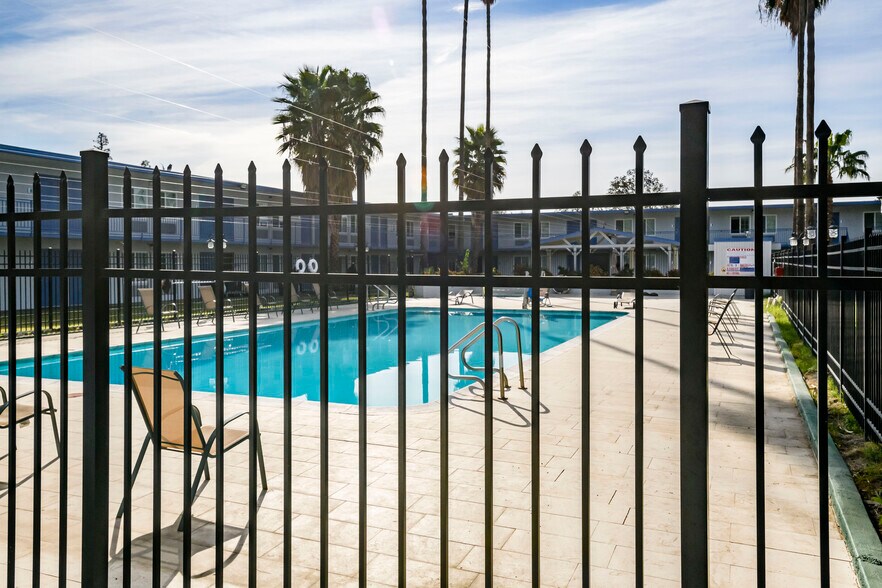 More Photos Of 1900 Canterbury Rd, Sacramento Hotel For Sale