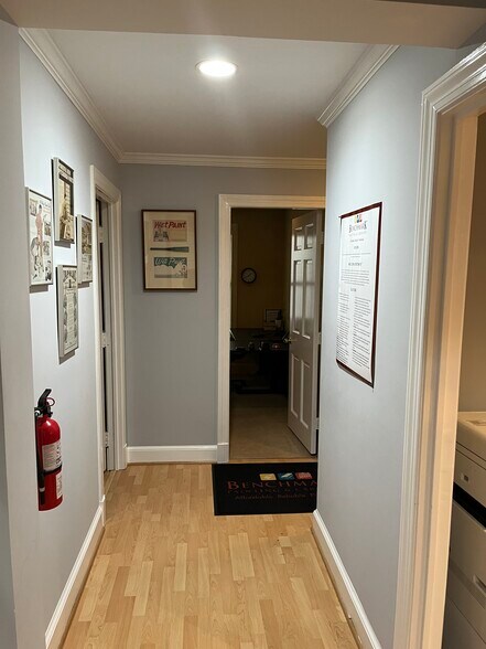 More Photos Of 10555 Metropolitan Ave, Kensington Medical For Sale