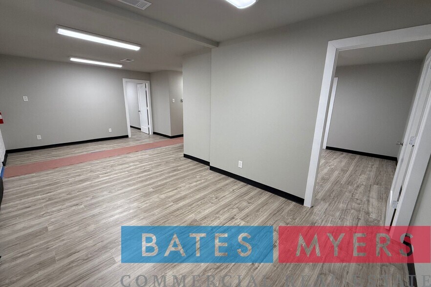 More Photos Of 2805 National Dr, Garland Warehouse For Lease