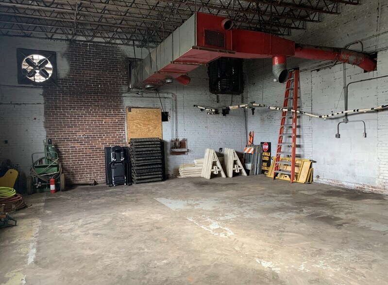 More Photos Of 1640 Northside Dr NW, Atlanta Storefront Retail Office For Sale