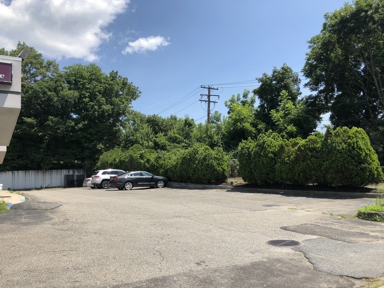 More Photos Of 3 Boyle Rd, Selden Medical For Sale