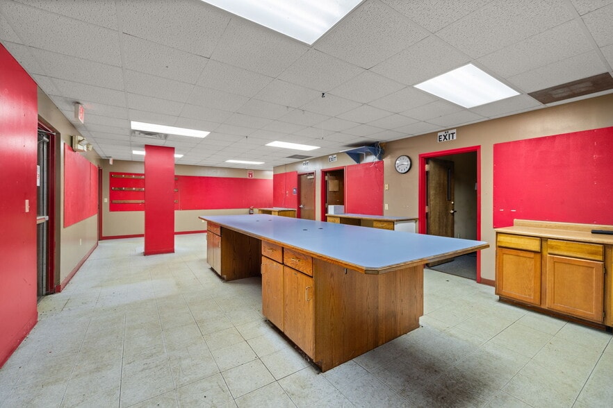 More Photos Of 2180 Middle Rd, Lewistown Refrigeration Cold Storage For Sale