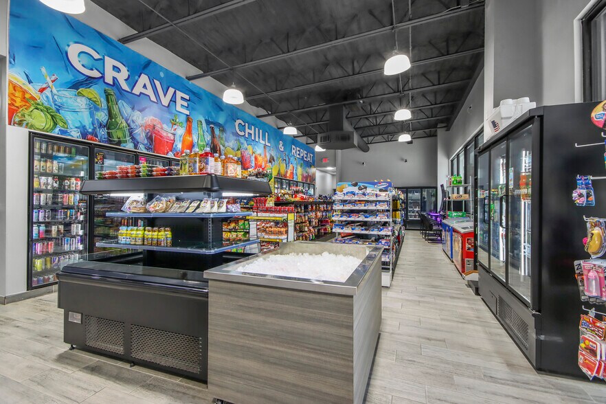 More Photos Of 7434 TX-35, Alvin General Retail For Sale