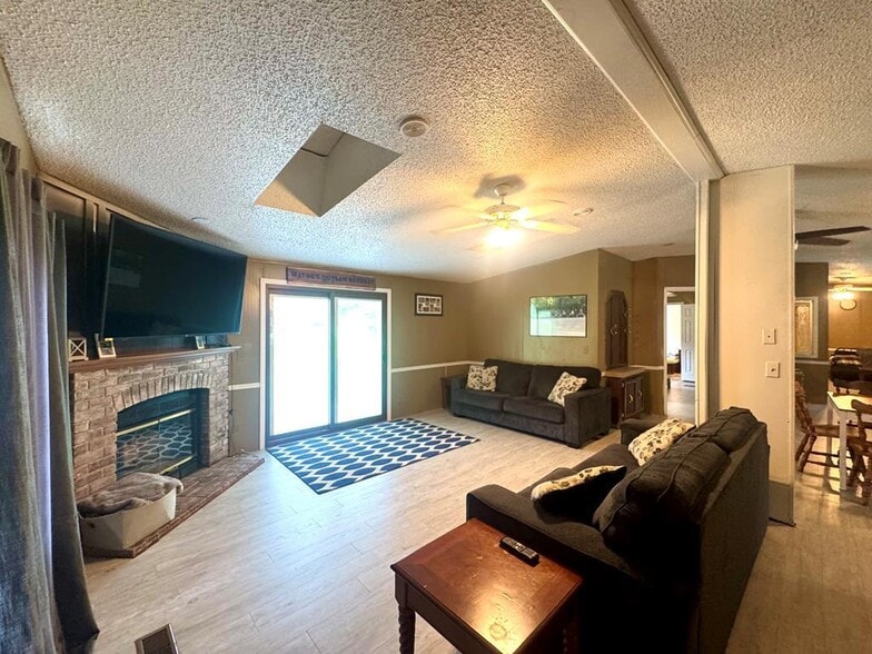 More Photos Of 158 Caloric Rd., Mullens Flex For Sale