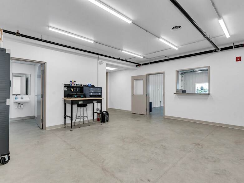 More Photos Of 26336 S Heritage Dr, Elwood Warehouse For Sale