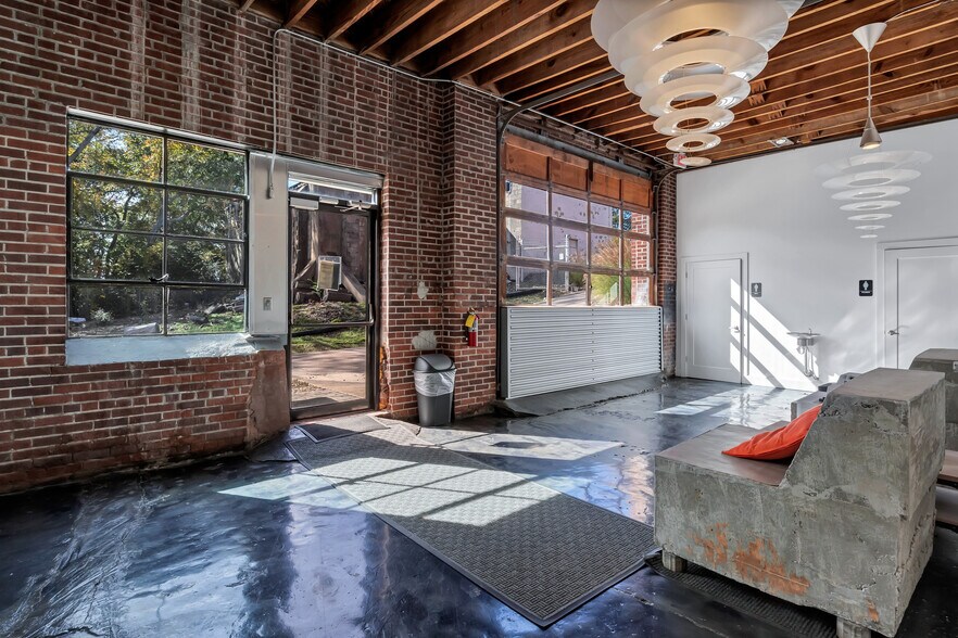 More Photos Of 12461 Veterans Memorial Hwy, Douglasville Loft Creative Space For Lease