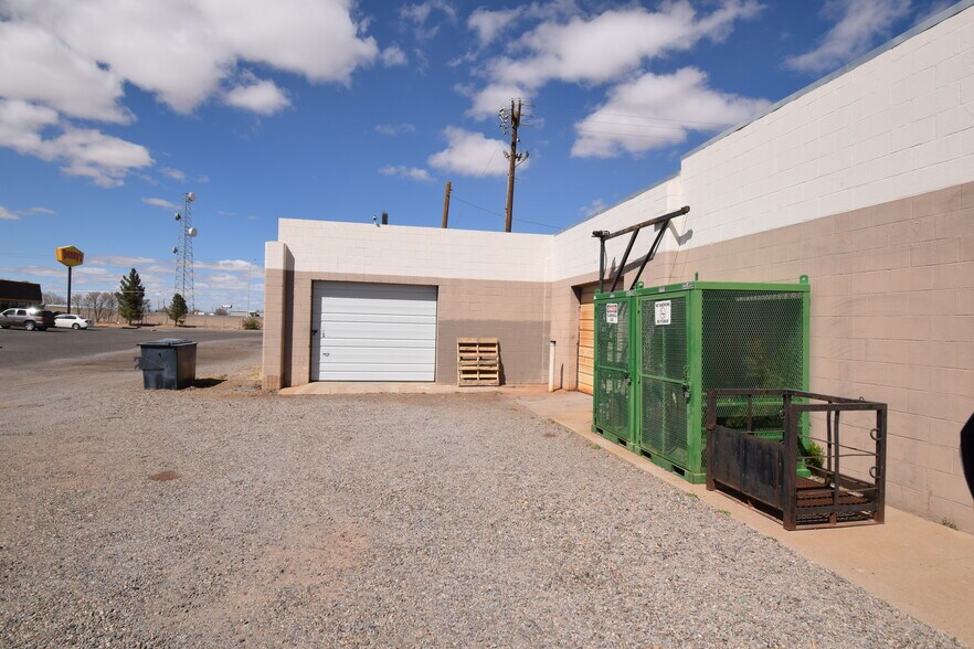 More Photos Of 301 E Pine St, Deming Freestanding For Sale