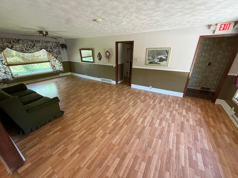 More Photos Of 637 N Wright Rd, Janesville Assisted Living For Sale
