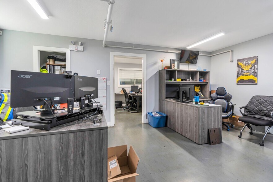 More Photos Of 33850 Industrial Ave, Abbotsford Warehouse For Sale