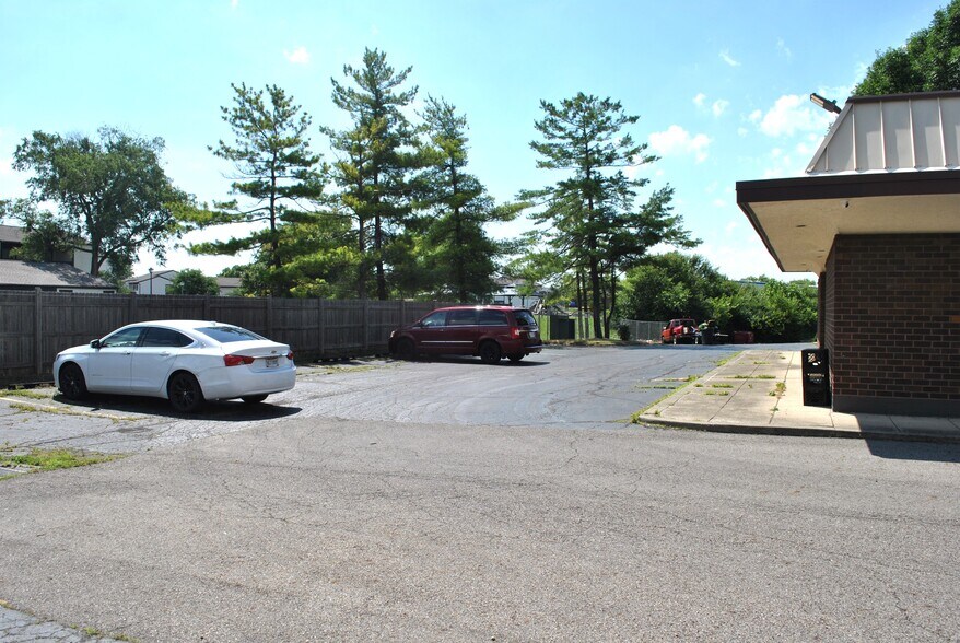More Photos Of 5930 Sharon Woods Blvd, Columbus Office For Lease